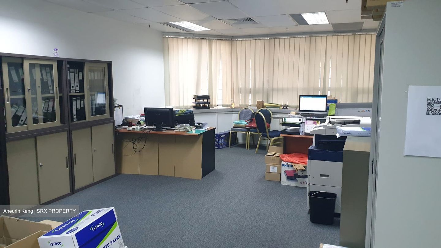 North Bridge Centre (D7), Office #382409531
